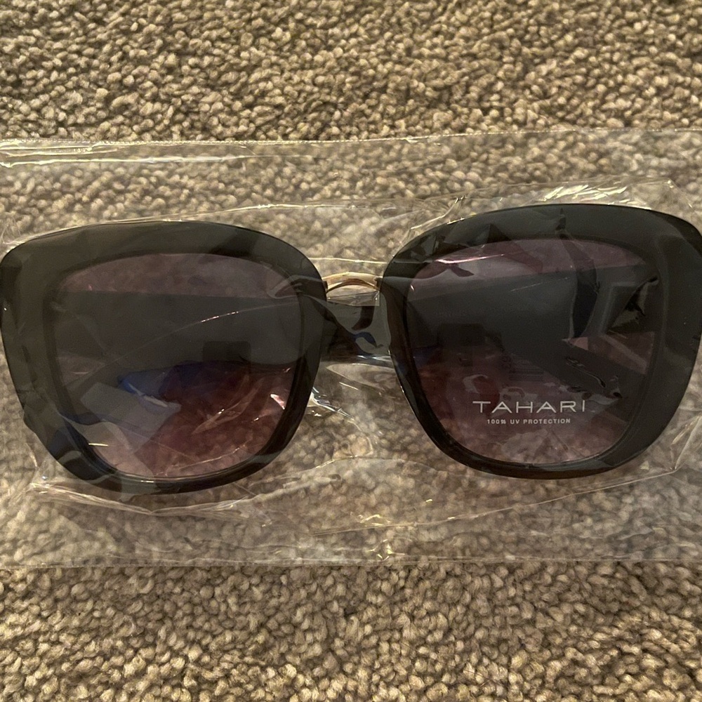 Brand new TAHARI sunglasses